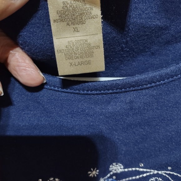 (563) M C Sportswear Christmas Top, size XL - Picture 5 of 5